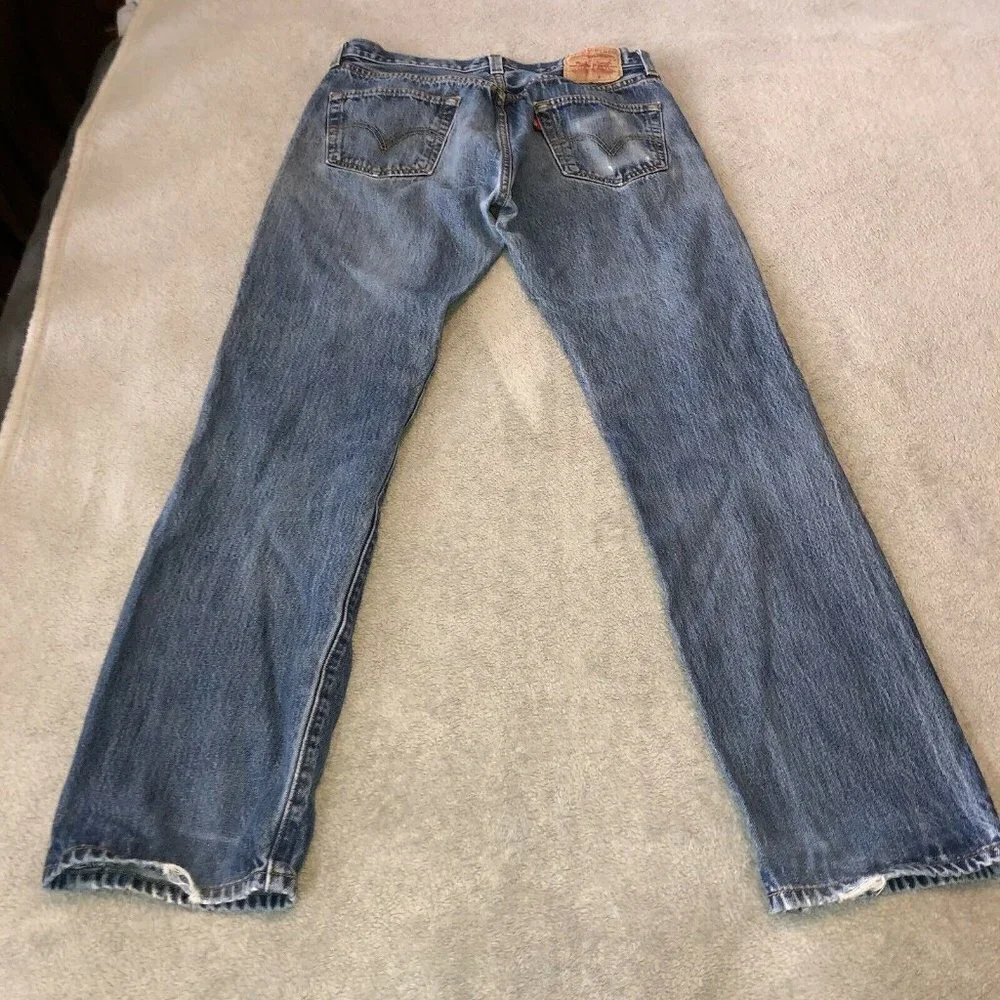 Vintage LEVIS 501 Straight Leg Button Fly Med Stonewash Denim Jeans Sz 34